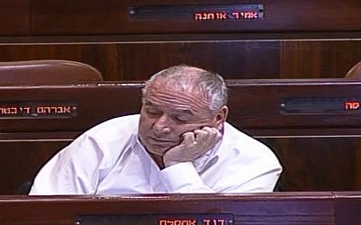 MK David Amsalem during a 4 a.m. debate on his police bill (Screen capture: Knesset Channel)
