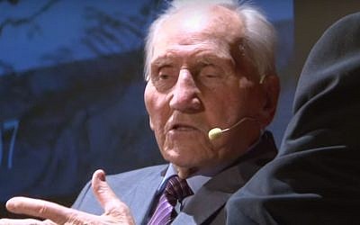 Kazimierz Piechowski, a non-Jewish political prisoner who led a daring escape from the Auschwitz death camp in 1942, died at the age of 98 on15, December 2017. (YouTube screenshot)