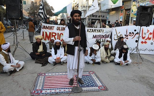 Pakistani demonstrators shout anti-US slogans at a protest in Quetta on January 4, 2018. (AFP/BANARAS KHAN) Pakistani demonstrators shout anti-US slogans at a protest in Quetta on January 4, 2018. (AFP/BANARAS KHAN)
