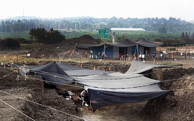 The excavation of the half a million-year-old prehistoric site at Jaljulia. (Samuel Magal, Courtesy of the Israel Antiquities Authority)