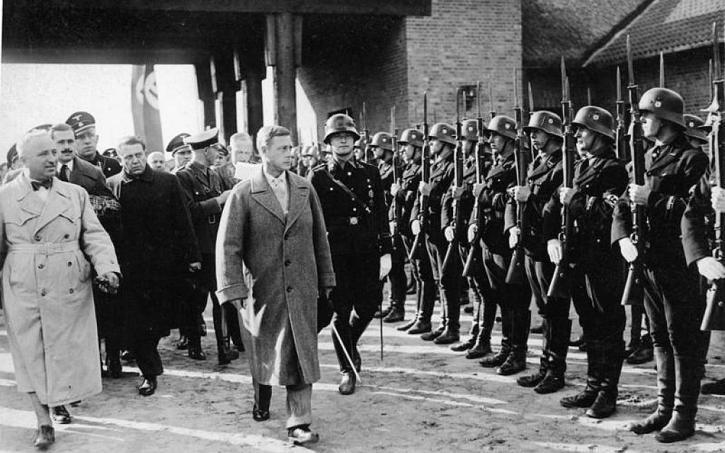 Edward VIII walks by an SS formation on a trip to Germany. (Bundesarchiv bild)