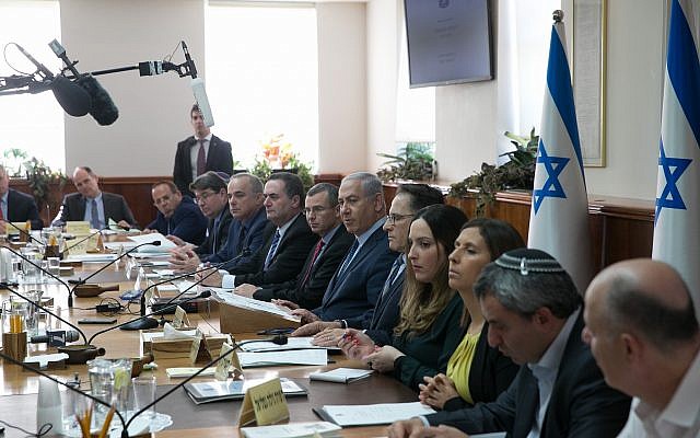 Prime Minister Benjamin Netanyahu leads the weekly cabinet meeting at the Prime Minister's Office in Jerusalem, January 7, 2018. (Ohad Zwigenberg/Pool) Prime Minister Benjamin Netanyahu leads the weekly cabinet meeting at the Prime Minister's Office in Jerusalem, January 7, 2018. (Ohad Zwigenberg/Pool)