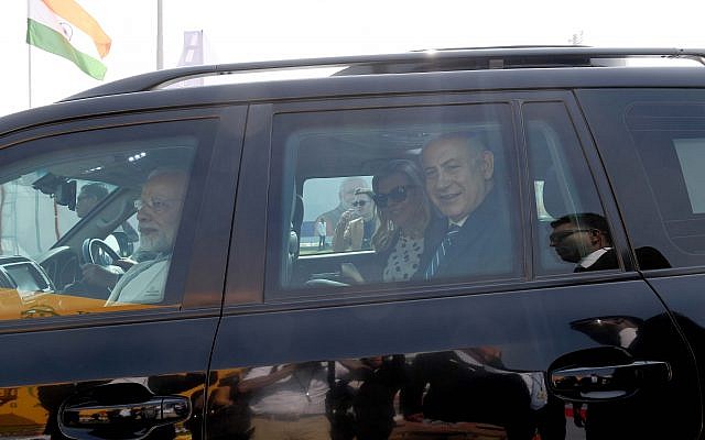 Prime Minister Benjamin Netanyahu and his wife Sara are welcomed by Indian Prime Minister Narenda Modi in Gujarat. India, on January 17, 2018. (Avi Ohayon/GPO) Prime Minister Benjamin Netanyahu and his wife Sara are welcomed by Indian Prime Minister Narenda Modi in Gujarat. India, on January 17, 2018. (Avi Ohayon/GPO)