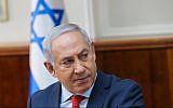 Prime Minister Benjamin Netanyahu leads a cabinet meeting at the Prime Minister's Office in Jerusalem on January 21, 2018. (Alex Kolomoisky/POOL)