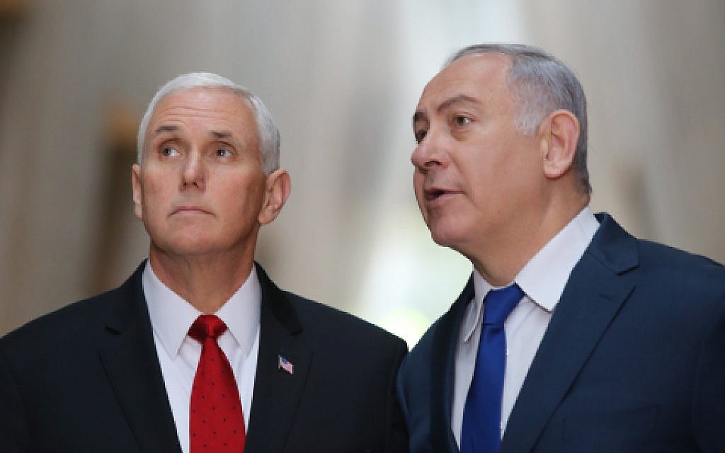 US Vice President Mike Pence with Israeli Prime Minister Benjamin Netanyahu during a visit to the Yad Vashem Holocaust Memorial Museum in Jerusalem, on January 23, 2018. (Alex Kolomoisky/POOL)