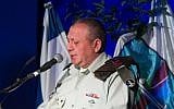 IDF Chief of Staff Gadi Eisenkot speaks during a ceremony marking the anniversary of the 1997 helicopter disaster on January 30, 2018. (Basel Awidat/Flash90)