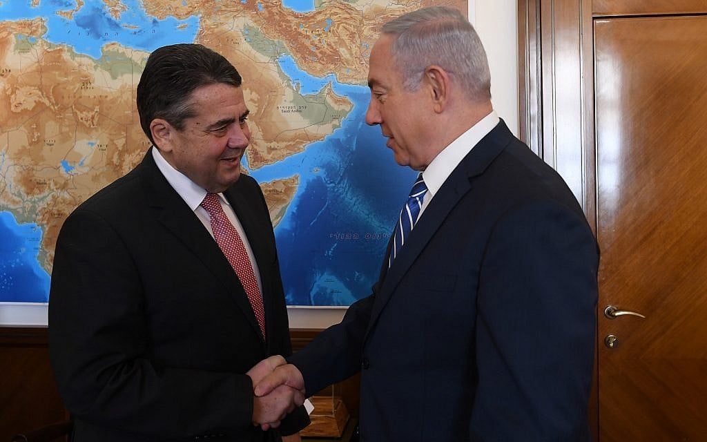 Prime Minister Benjamin Netanyahu meets with German Foreign Minister Sigmar Gabriel at Prime Minister's Office in Jerusalem, on January 31, 2018. (Kobi Gideon/GPO)