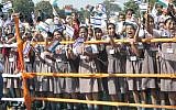 Indians welcome Prime Minister Benjamin Netanyahu on January 17, 2018 (Joshua Davidovich/Times of Israel staff)
