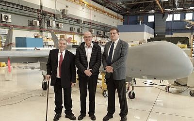Bank Hapoalim's chairman Oded Eran (right),  Joseph Weiss, the CEO of  IAI, center, and Arik Pinto, the CEO of Bank Hapoalim, left. (Courtesy)