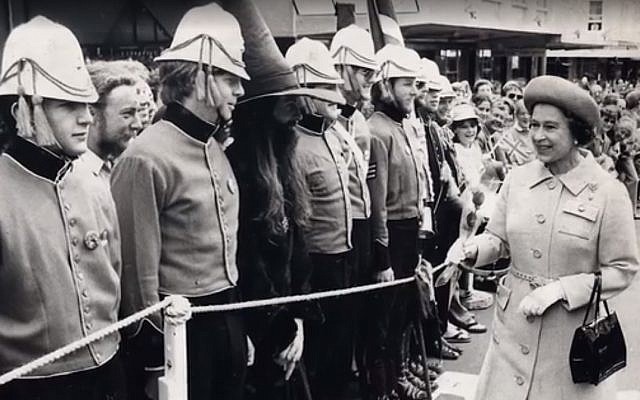Queen Elizabeth ll on tour in New Zealand in 1981. Screenshot) Queen Elizabeth ll on tour in New Zealand in 1981. Screenshot)