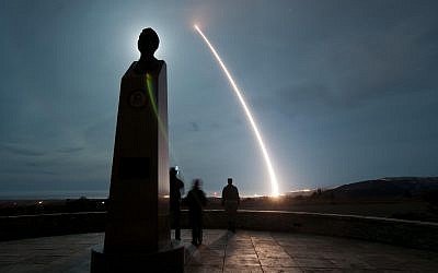An unarmed US Air Force LGM-30G Minuteman III intercontinental ballistic missile launches during an operational test at Vandenberg Air Force Base, California, December 17, 2013. (DoD photo by Airman 1st Class Yvonne Morales, US Air Force/Released)