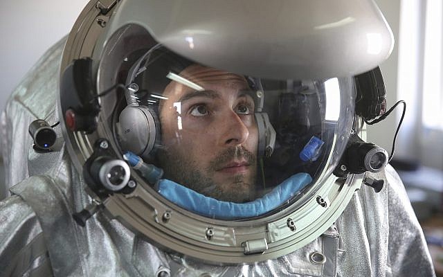 João Lousada, a flight controller for the International Space Station, wears an experimental space suit during a simulation of a future Mars mission in the Dhofar desert of southern Oman, February 8, 2018. (AP Photo/Sam McNeil)