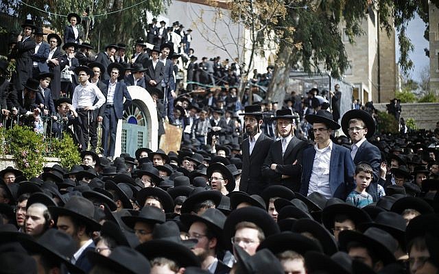 Tens of thousands of ultra-Orthodox Jews attend the funeral procession of influential Rabbi Shmuel Auerbach in Jerusalem, Sunday, February 25, 2018. (AP Photo/Ariel Schalit) Tens of thousands of ultra-Orthodox Jews attend the funeral procession of influential Rabbi Shmuel Auerbach in Jerusalem, Sunday, February 25, 2018. (AP Photo/Ariel Schalit)