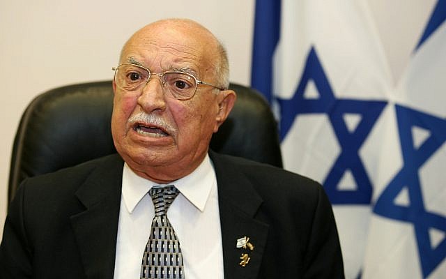 Then health minister Yaakov Ben-Yezri speaks to journalists outside his office in Jerusalem on June 2, 2008. (Kobi Gideon / FLASH90)