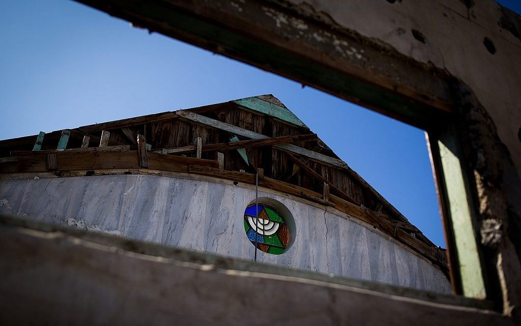 Illustrative: An old synagogue in Florentin, Tel Aviv on Febuary 6, 2017 (Sebi Berens/Flash90)