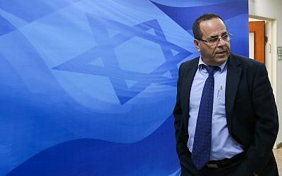 Communications Minister Ayoub Kara arrives at the weekly cabinet meeting at the Prime Minister's Office in Jerusalem on December 3, 2017. (Marc Israel Sellem/Pool/Flash90)