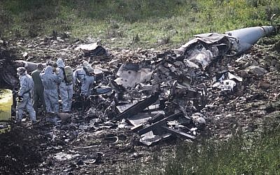 View of the remains of an F-16 plane that crashed near Kibbutz Harduf on February 10, 2018. (Anat Hermony/Flash90)