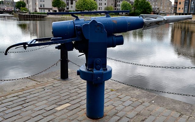 An illustrative photo of a harpoon launcher. (CC BY-SA 3.0, Guinnog, Wikimedia Commons) An illustrative photo of a harpoon launcher. (CC BY-SA 3.0, Guinnog, Wikimedia Commons)