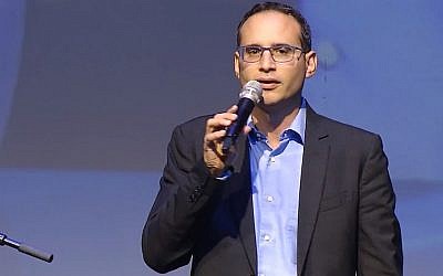 Screen capture from video of Ittai Ben-Zeev, chief executive of the Tel Aviv Stock Exchange. (YouTube)