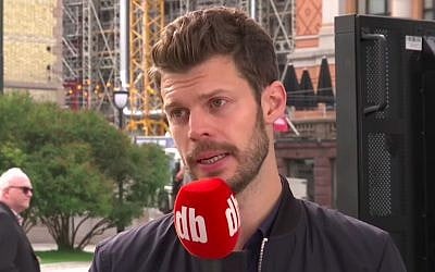Norwegian MP Bjornar Moxnes speaks to reporters during an interview on September 1, 2017. (Screen capture/YouTube) Norwegian MP Bjornar Moxnes speaks to reporters during an interview on September 1, 2017. (Screen capture/YouTube)