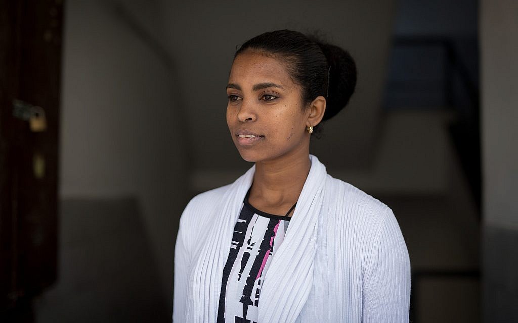 Selemwit, an asylum seeker who works with Kucinate - African Refugee Women's Collective, in Tel Aviv on February 14, 2018. (Miriam Alster/Flash90)
