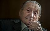 Marko Feingold,104 years old, poses for a picture at the Israeli Cultural Centre in Salzburg, Austria on March 15, 2018. (AFP PHOTO / JOE KLAMAR)