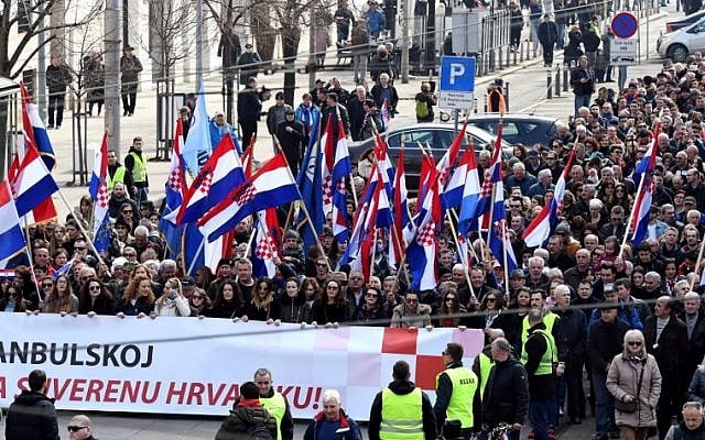 Opponents to a treaty safeguarding women protest in the Croatian capital, Zagreb, on March 24, 2018. (AFP PHOTO / STR) Opponents to a treaty safeguarding women protest in the Croatian capital, Zagreb, on March 24, 2018. (AFP PHOTO / STR)