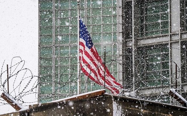 In this photo taken on March 27, 2018 the United States flag flies on the US embassy building in Moscow. (AFP PHOTO / Mladen ANTONOV) In this photo taken on March 27, 2018 the United States flag flies on the US embassy building in Moscow. (AFP PHOTO / Mladen ANTONOV)