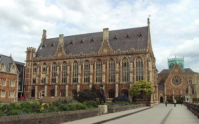 Clifton College in Bristol, UK, on May 15, 2010.(CC-BY-SA-3.0,2.5,2.0,1.0, Rept0n1x/Wikipedia) Clifton College in Bristol, UK, on May 15, 2010.(CC-BY-SA-3.0,2.5,2.0,1.0, Rept0n1x/Wikipedia)