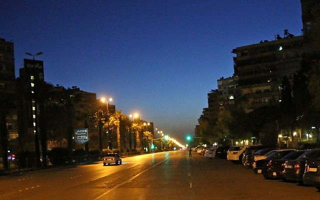 A photo taken in the early hours of April 14, 2018 shows slow traffic on a main avenue in Damascus's Mazze neighborhood after the US, France, and Britain launched a joint operation against the Syrian government.
(AFP PHOTO / STRINGER) A photo taken in the early hours of April 14, 2018 shows slow traffic on a main avenue in Damascus's Mazze neighborhood after the US, France, and Britain launched a joint operation against the Syrian government.
(AFP PHOTO / STRINGER)