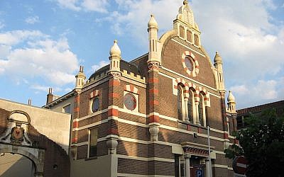 The synagogue in Deventer in the Netherlands was recently bought by Turkish developer Ayhan Sahin. (Martie Ressing/Wikimedia Commons via JTA)