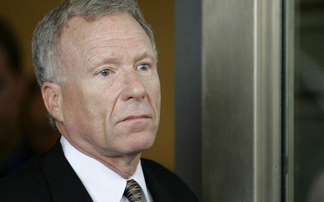 Former White House aide I. Lewis "Scooter" Libby walks towards his car outside federal court in Washington, Tuesday, June 5, 2007, after he was sentenced for lying and obstructing the CIA leak investigation. (AP Photo/Charles Dharapak) Former White House aide I. Lewis "Scooter" Libby walks towards his car outside federal court in Washington, Tuesday, June 5, 2007, after he was sentenced for lying and obstructing the CIA leak investigation. (AP Photo/Charles Dharapak)