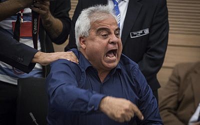 Dimona Mayor Benny Biton at the Knesset's Finance Committee meeting discussing sports and gambling budgets, on November 30, 2016. (Hadas Parush/Flash90)