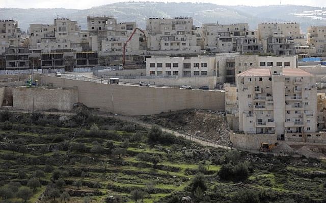 A view of the Israeli West Bank settlement of Beitar Illit, February 14, 2018. (MENAHEM KAHANA/AFP) A view of the Israeli West Bank settlement of Beitar Illit, February 14, 2018. (MENAHEM KAHANA/AFP)