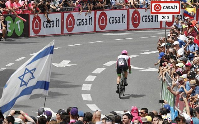 Australia's rider of team EF Education First - Drapac Mitchell Docker rides during the 1st stage of the 101st Giro d'Italia, Tour of Italy, on May 4, 2018, a 9,7 kilometers individual time-trial in Jerusalem. ( AFP PHOTO / Thomas COEX)