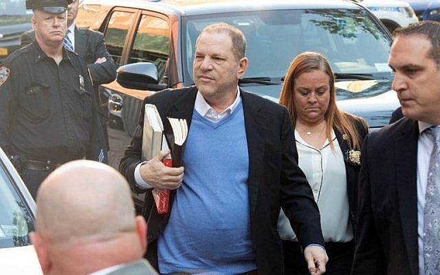 Hollywood film producer Harvey Weinstein surrenders to authorities May 25, 2018, in New York. (AFP PHOTO / Bryan R. Smith)