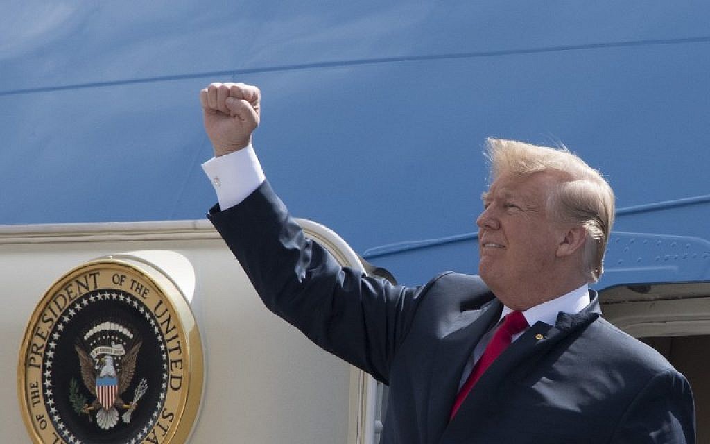 US President Donald Trump pumps his fist to the crowd as he arrives at Ellington Field Joint Reserve Base in Houston, Texas on May 31, 2018. (AFP PHOTO / JIM WATSON) US President Donald Trump pumps his fist to the crowd as he arrives at Ellington Field Joint Reserve Base in Houston, Texas on May 31, 2018. (AFP PHOTO / JIM WATSON)