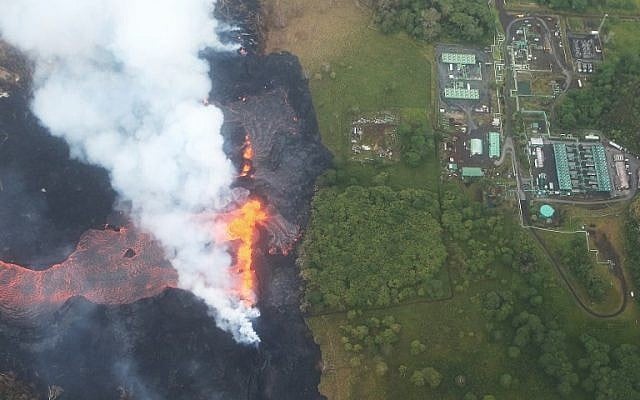 Lava erupts and flows from a Kilauea volcano fissure, near the Puna Geothermal Venture plant , on Hawaii's Big Island on May 21, 2018. (Mario Tama/Getty Images/AFP) Lava erupts and flows from a Kilauea volcano fissure, near the Puna Geothermal Venture plant , on Hawaii's Big Island on May 21, 2018. (Mario Tama/Getty Images/AFP)
