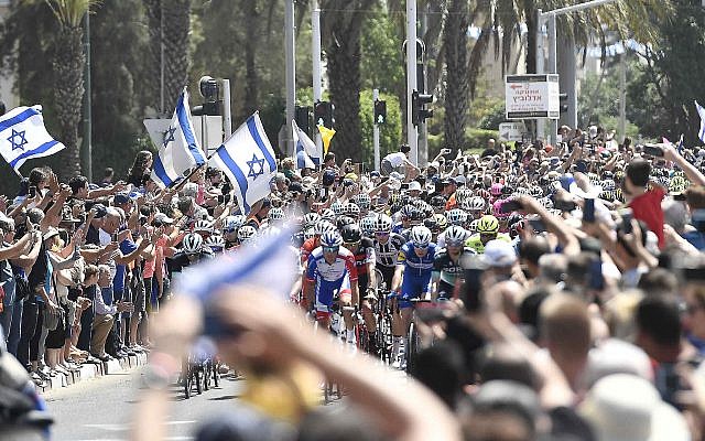 The peloton sprints for the finish in Tel Aviv in Stage 2 of the Giro D'Italia on May 5, 2018. (Fabio Ferrari/Giro D'Italia) The peloton sprints for the finish in Tel Aviv in Stage 2 of the Giro D'Italia on May 5, 2018. (Fabio Ferrari/Giro D'Italia)