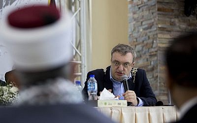 Dublin Mayor Micheal Mac Donncha speaks in a conference in the West Bank city of Ramallah, April 11, 2018. (AP Photo/Majdi Mohammed)