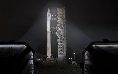 This photo released by NASA shows a United Launch Alliance (ULA) Atlas-V rocket with NASA's InSight spacecraft onboard shortly after the mobile service tower was rolled back, Friday, May 4, 2018, at Vandenberg Air Force Base in California (Bill Ingalls/NASA via AP)