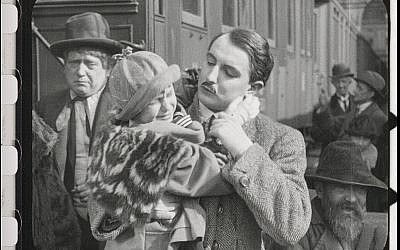 Child cries as her Jewish father parts from her in the restored 'City Without Jews' (Courtesy of Film Archiv Austria)