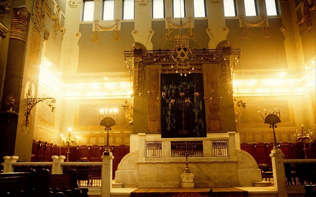 Interior of Cairo’s Sha’ar Hashamayim, also known as the Adly Street Synagogue — the largest Jewish house of worship in Egypt.(Larry Luxner/ Times of Israel)
