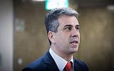 Economy minister Eli Cohen arrives to the weekly cabinet meeting at the Prime Minister's Office in Jerusalem on December 17, 2017. (Yonatan Sindel/Flash90)