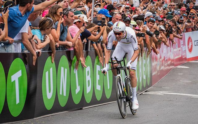 Dutch cyclist Tom Dumoulin arrives at the finish line of the 101st Giro D'Italia time trials in Jerusalem, on May 4, 2018. (Dario Sanchez/ Flash90) Dutch cyclist Tom Dumoulin arrives at the finish line of the 101st Giro D'Italia time trials in Jerusalem, on May 4, 2018. (Dario Sanchez/ Flash90)