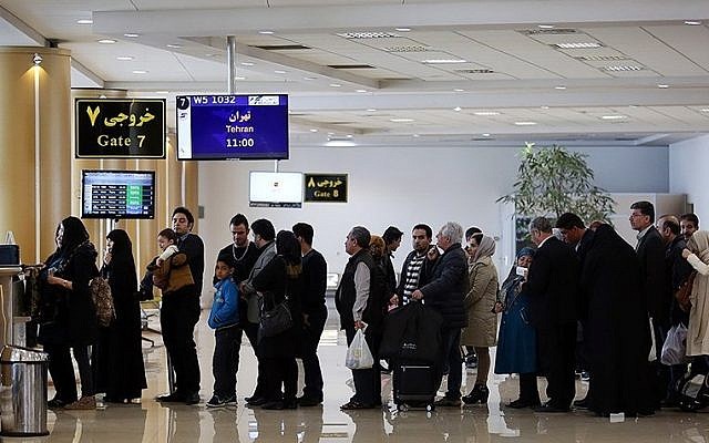 Illustrative photo of people waiting in a line at Mashhad International Airport in Iran. (CC BY 4.0, Nima Najafzadeh, Wikimedia Commons) Illustrative photo of people waiting in a line at Mashhad International Airport in Iran. (CC BY 4.0, Nima Najafzadeh, Wikimedia Commons)
