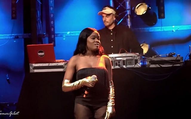 Rapper Azealia Banks in Tel Aviv concert on May 8, 2018. (Screen capture: YouTube)