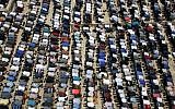 Palestinians gather to perform the last Friday prayers of the Muslim holy month of Ramadan at the Al-Aqsa mosque compound in the old city of Jerusalem on June 8, 2018. (AFP PHOTO / HAZEM BADER)