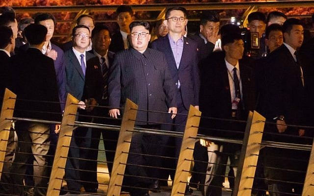 North Korean Leader Kim Jong Un (C) touring Singapore's Marina Bay Area overlooking the city-state's skyline, on June 11, 2018. (AFP PHOTO / Nicholas Yeo) North Korean Leader Kim Jong Un (C) touring Singapore's Marina Bay Area overlooking the city-state's skyline, on June 11, 2018. (AFP PHOTO / Nicholas Yeo)
