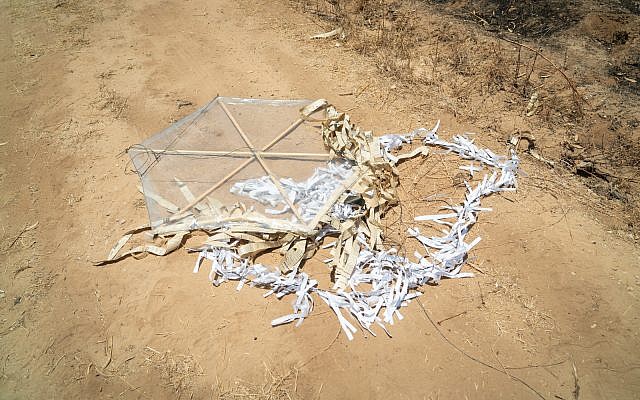 A kite flown from Gaza into southern Israel, June 6, 2018. (Luke Tress/Times of Israel) A kite flown from Gaza into southern Israel, June 6, 2018. (Luke Tress/Times of Israel)